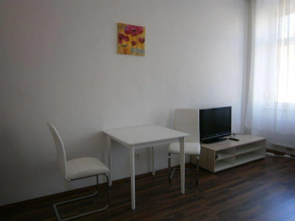 Apartment Troststrasse Wina Bagian luar foto